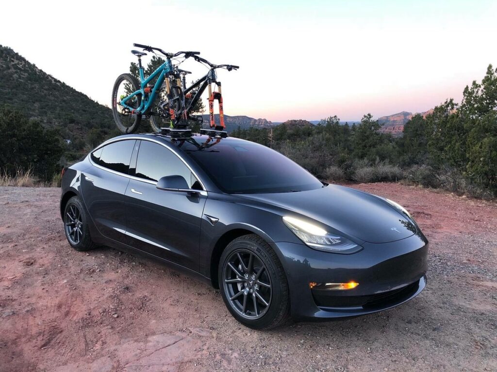 tesla model 3 thule