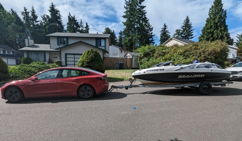 Tesla Model 3 LR Towing Boat